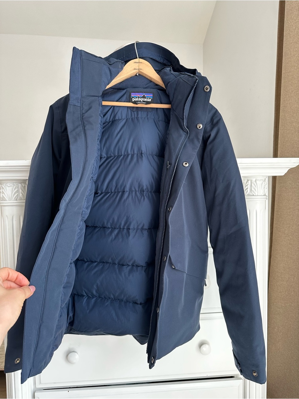 Patagonia Navy Hooded Down Jacket Size S men’s